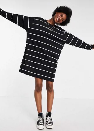 Платье-футболка в стиле oversized с длинными рукавами и узором в черную и белую полоску ASOS DESIGN-Черный