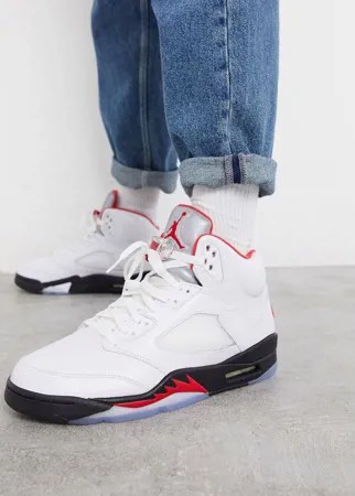Белые кроссовки в стиле ретро с красными вставками Nike Air Jordan 5-Белый
