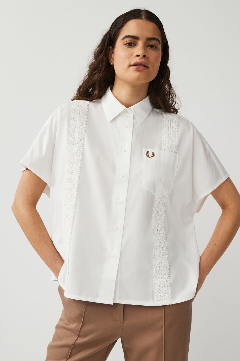 Женская рубашка с кружевной тесьмой Fred Perry, белый