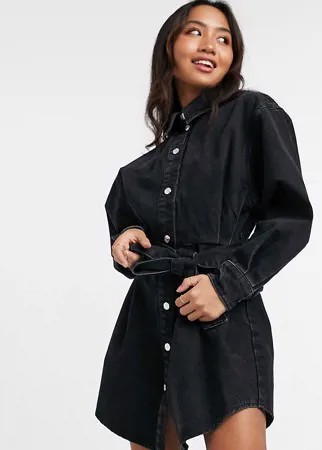 Джинсовое платье-рубашка выбеленного черного цвета в стиле oversized с поясом ASOS DESIGN Petite-Черный цвет