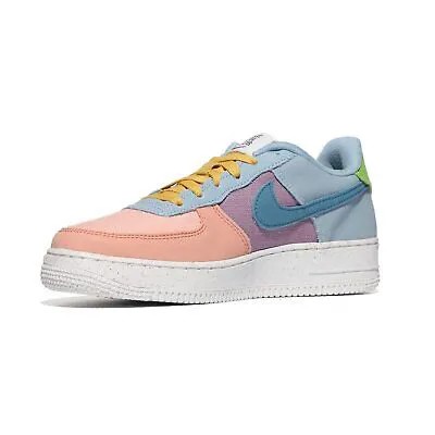 Кроссовки и кроссовки для мальчиков Nike Kids Air Force 1 LV8 (Big Kid)