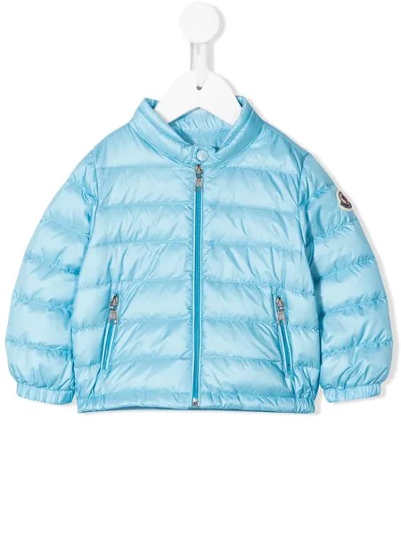 Moncler Enfant пуховик с нашивкой-логотипом