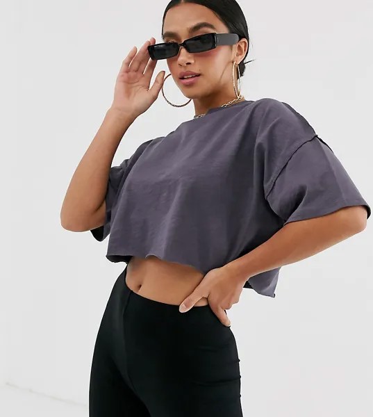 Темно-серая укороченная свободная футболка с наружными швами ASOS DESIGN Petite-Серый