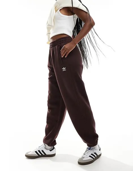 Коричневые спортивные брюки adidas Originals Essential