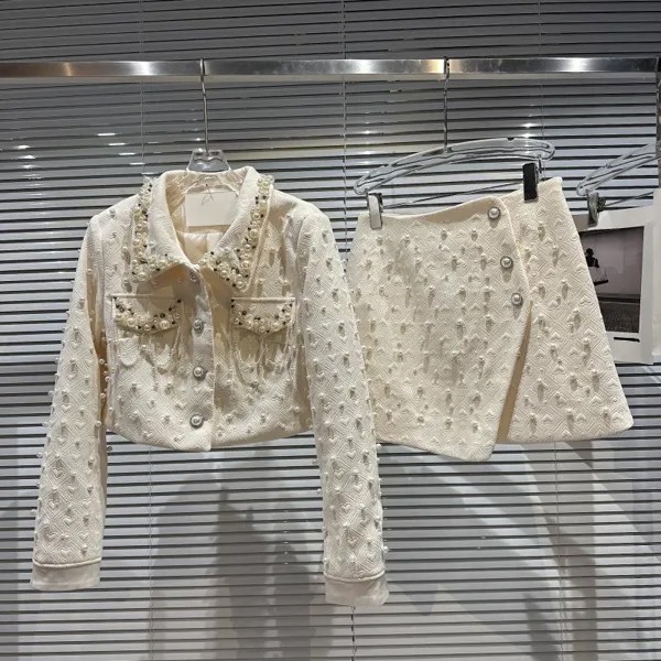 Женский зимний комплект из двух предметов, короткое пальто с вышивкой бисером и короткая юбка неправильной формы, 2023