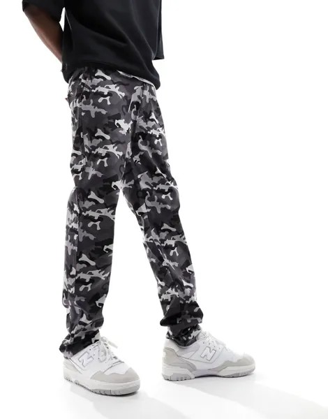 Брюки-чиносы прямого кроя с камуфляжным принтом ASOS DESIGN