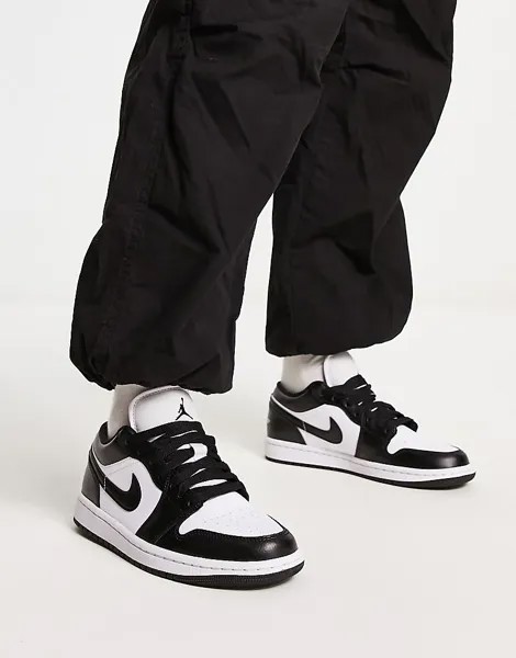 Черно-белые низкие кеды Nike Air Jordan 1
