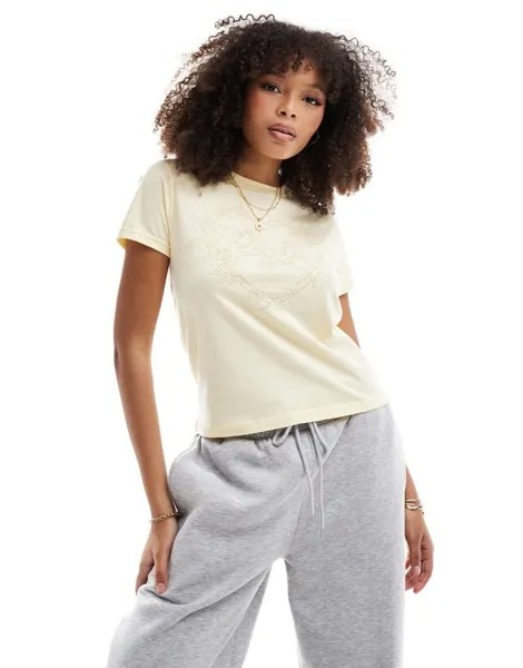Pull&Bear — желтая футболка с цветочной графикой в ​​тон