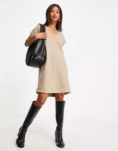 Очень мягкое платье-джемпер мини бежевого цвета без рукавов с V-образным вырезом ASOS DESIGN-Светло-бежевый цвет