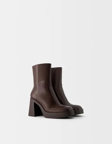 Ботильоны на платформе и блочном каблуке Bershka, коричневый