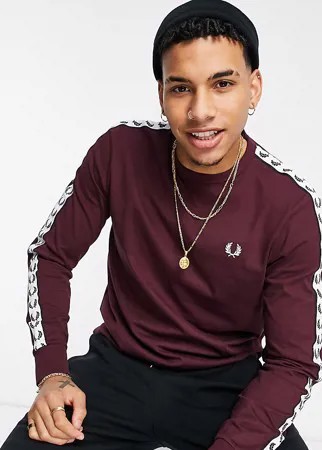Бордовый лонгслив с декоративной тесьмой Fred Perry – эксклюзивно для ASOS-Красный