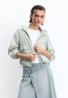 Легкая куртка BASIC CROPPED Pull&Bear, бирюзовый