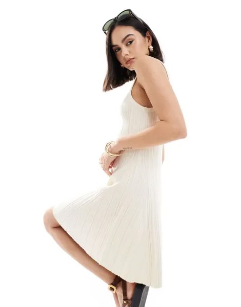Кремовое трикотажное платье с расклешенным воротником-борцовкой Vero Moda