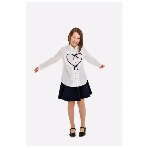 Белая школьная блузка с кокеткой-сердцем 128