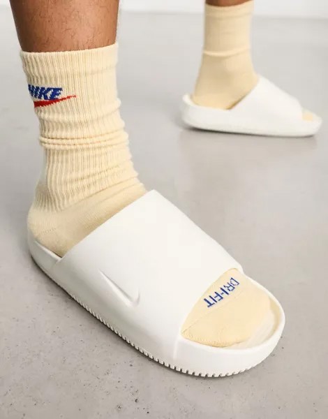 Nike — Calm — белые шлепанцы