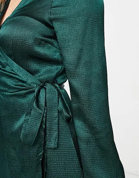 Зеленое атласное платье миди с запахом Vero Moda