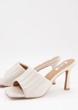 Стеганые туфли кремового цвета на каблуках NA-KD-Белый