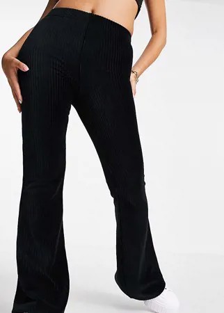 Вельветовые расклешенные брюки черного цвета ASOS DESIGN Petite-Черный цвет