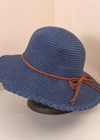 Соломенная шляпа с бантом