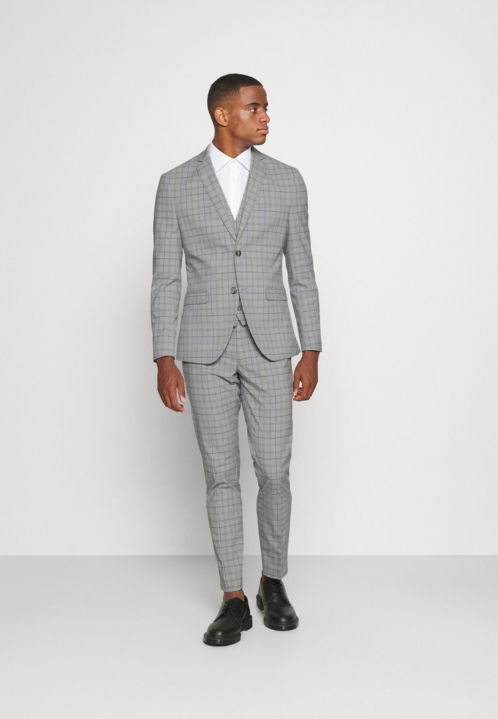 Костюм THE FASHION SUIT PIECE CHECK Isaac Dewhirst, цвет grey