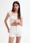 Джинсовые шорты TURN-UP MOM Pull&Bear, белый