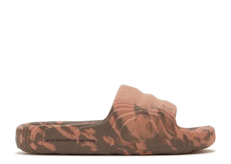 Кроссовки adidas Adilette 22 Slides 'Clay Strata', коричневый