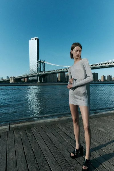 Короткое металлическое платье ZARA, серебряный