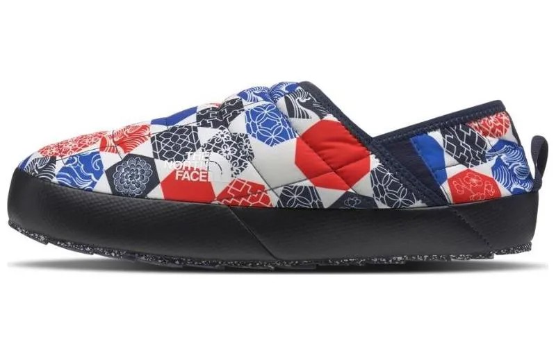 Кроссовки THE NORTH FACE Thermoball Traction Lifestyle Shoes Women's Low-top, черный/красный