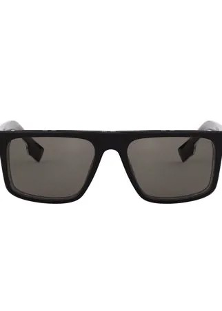 Burberry Eyewear солнцезащитные очки в прямоугольной оправе