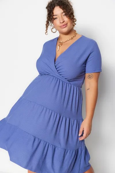 Трикотажное платье цвета индиго с V-образным вырезом и воланами Trendyol, синий