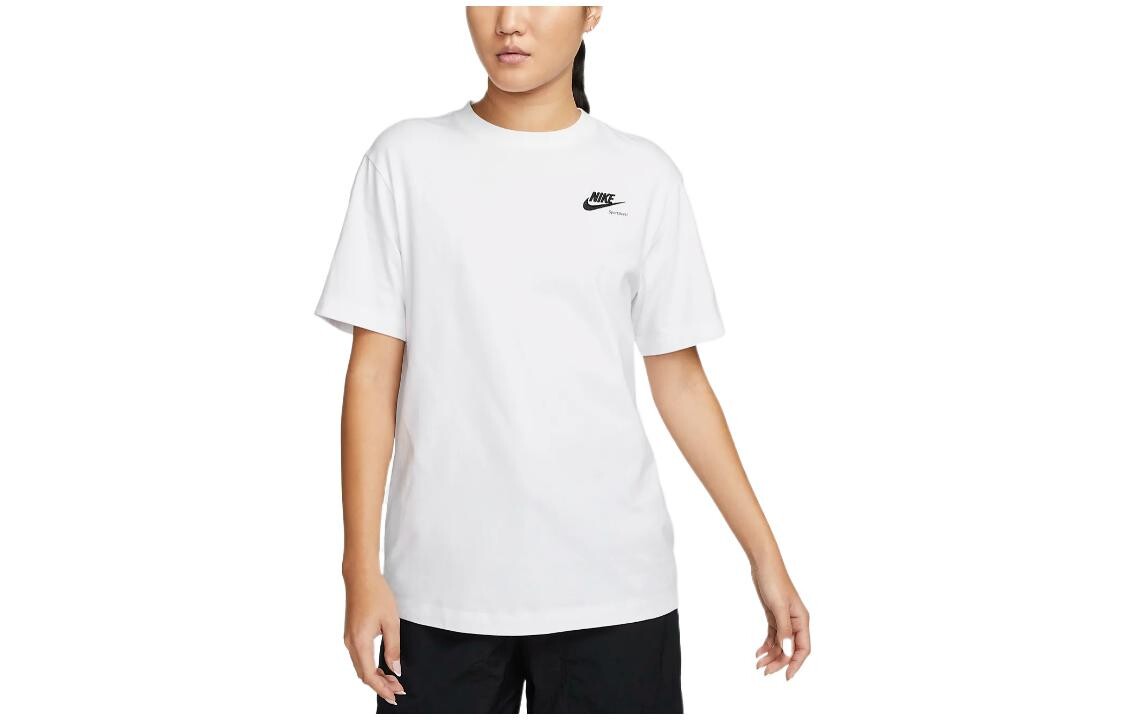 Спортивная женская футболка бойфренда белая Nike