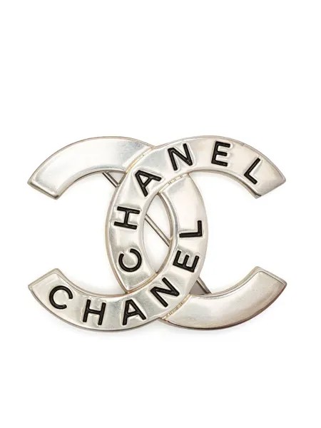 Chanel Pre-Owned брошь 1998-го года с логотипом CC