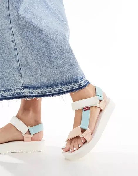 Сандалии на плоской подошве Levi's Cadys белого, розового и синего цветов с логотипом