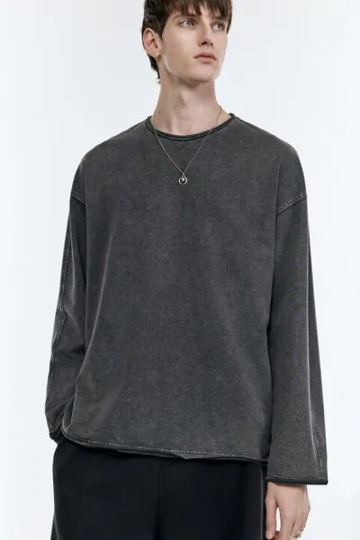 Лонгслив oversize с состаренным эффектом