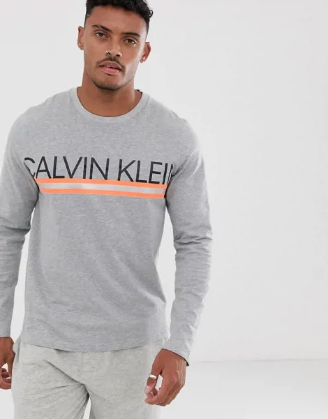Серый меланжевый лонгслив с логотипом и полосой неонового цвета Calvin Klein