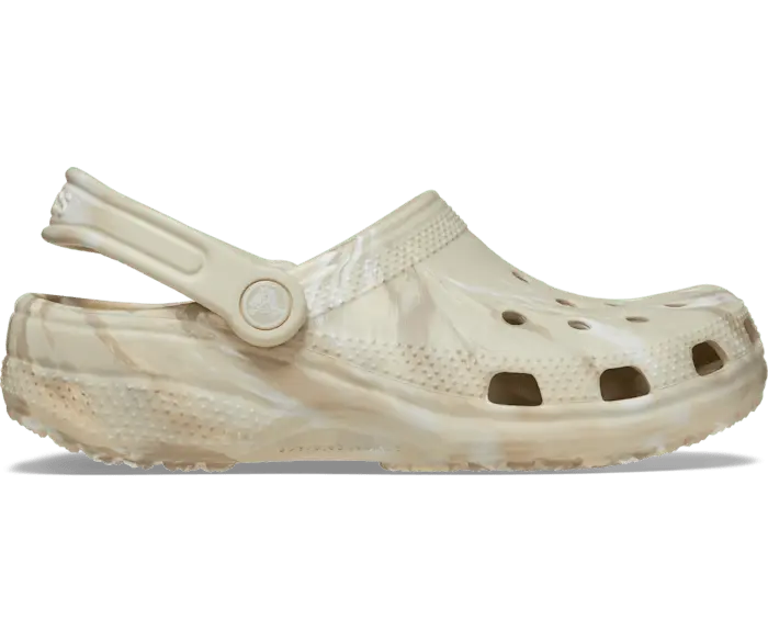 Классические мраморные сабо Crocs женские, цвет Bone / Multi