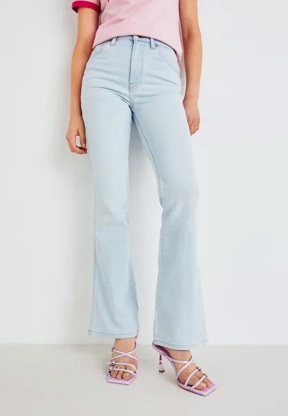 Расклешенные джинсы Wrangler, светло-синий
