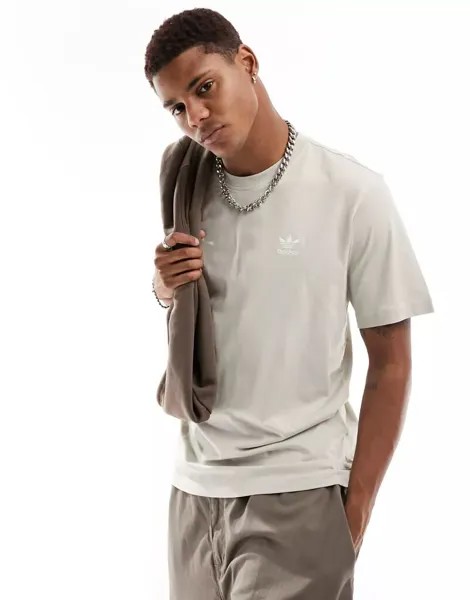 Бежевая футболка adidas Originals Essential
