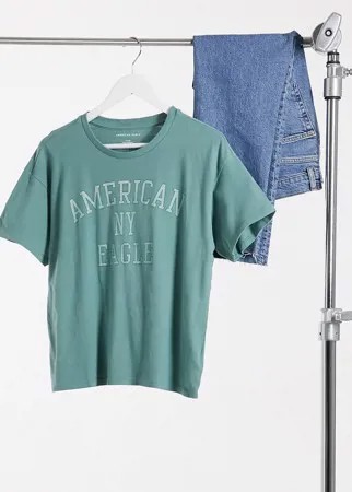 Зеленая футболка с логотипом университетской команды American Eagle-Зеленый