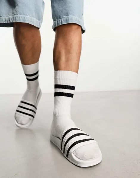 Белые и черные шлепанцы adidas Originals Adilette