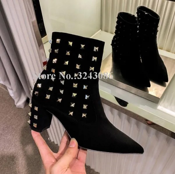 Новые черные замшевые женские ботильоны с заклепками на массивном каблуке, привлекательные короткие ботинки с острым носком, золотого и черного цвета, женская модная зимняя обувь