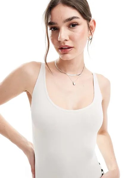Бесшовное боди минималистичного дизайна с широким овальным вырезом ASOS DESIGN