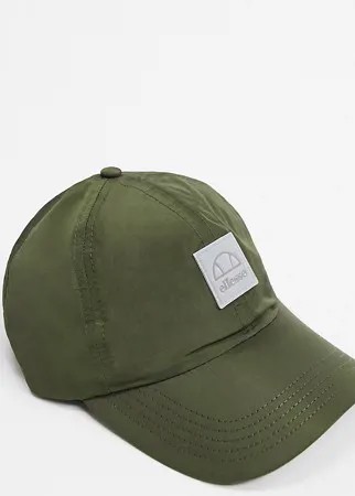 Блестящая кепка цвета хаки с логотипом Ellesse, эксклюзивно для ASOS-Зеленый