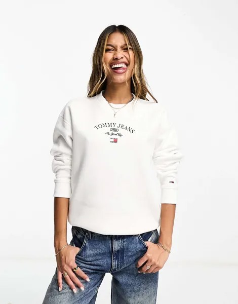 Роскошная непринужденная белая толстовка с круглым вырезом с аутентичным логотипом Tommy Jeans