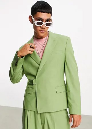 Укороченный пиджак узкого кроя из саржи цвета хаки с ремешком в стиле милитари ASOS DESIGN-Зеленый цвет