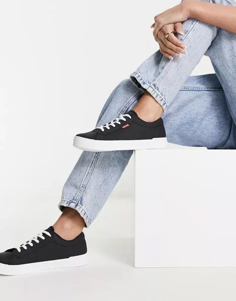 Черные кроссовки Levi's Malibu с красным логотипом