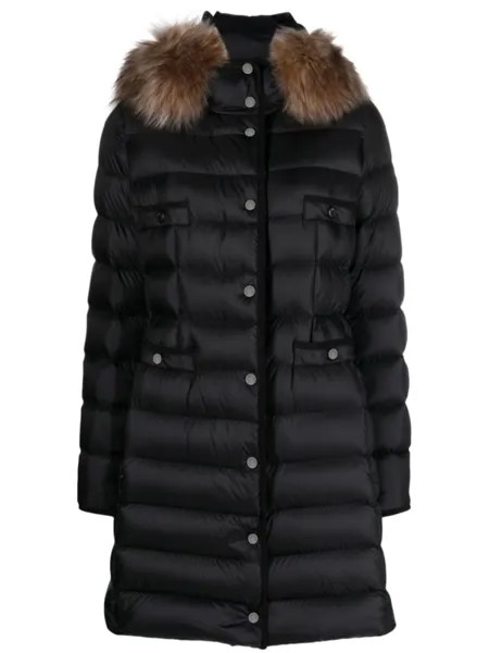 Пуховик с отделкой из овчины Moncler, черный