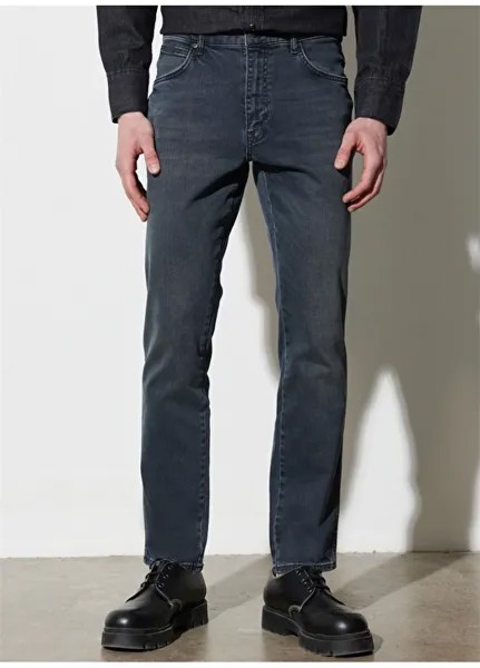 Прямые мужские джинсовые брюки с нормальной талией Wrangler