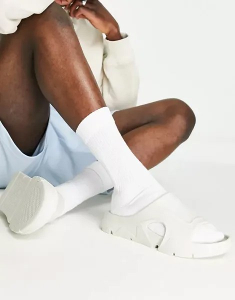 Массивные шлепанцы костяно-белого цвета ASOS