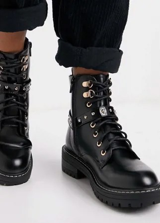 Черные ботинки с отделкой фирменными ремешками River Island-Черный цвет